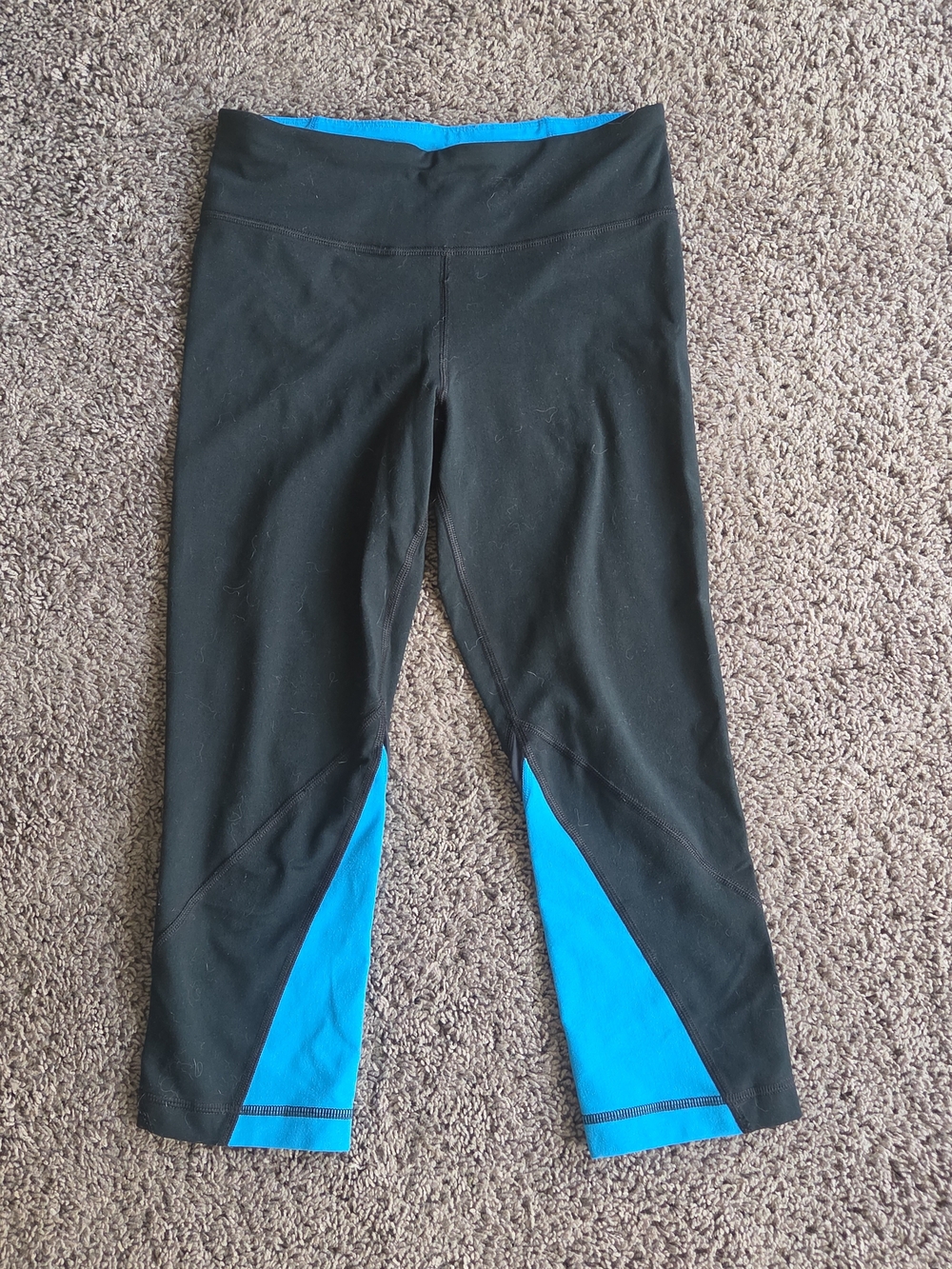 Under Armour Women XS Fitted All Season Gear  Capri